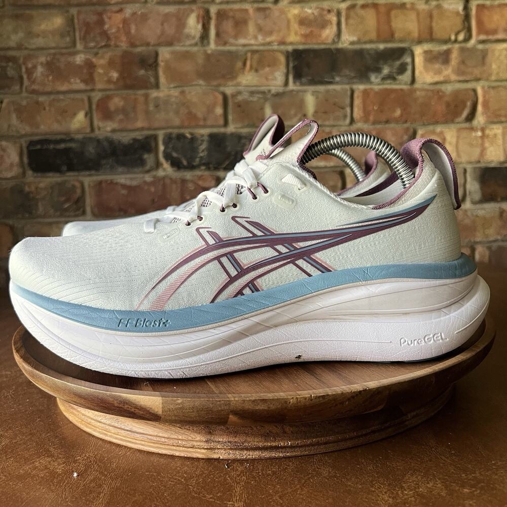 Asics Gel-Cumulus 28 Max Cushion Womens 10.5 White Blue Running Shoes Sneakers
